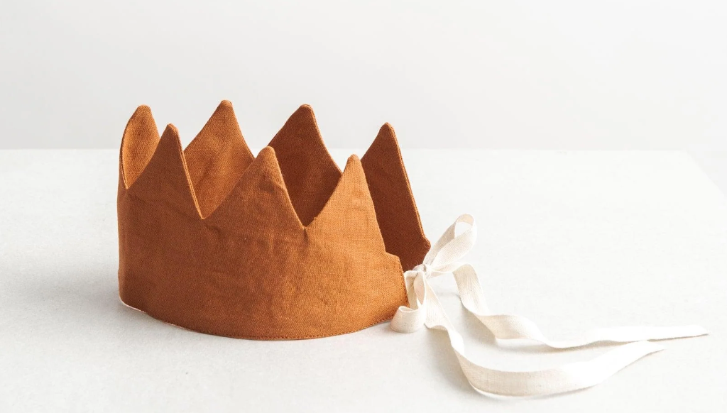 How to create a magical Halloween atmosphere with kids