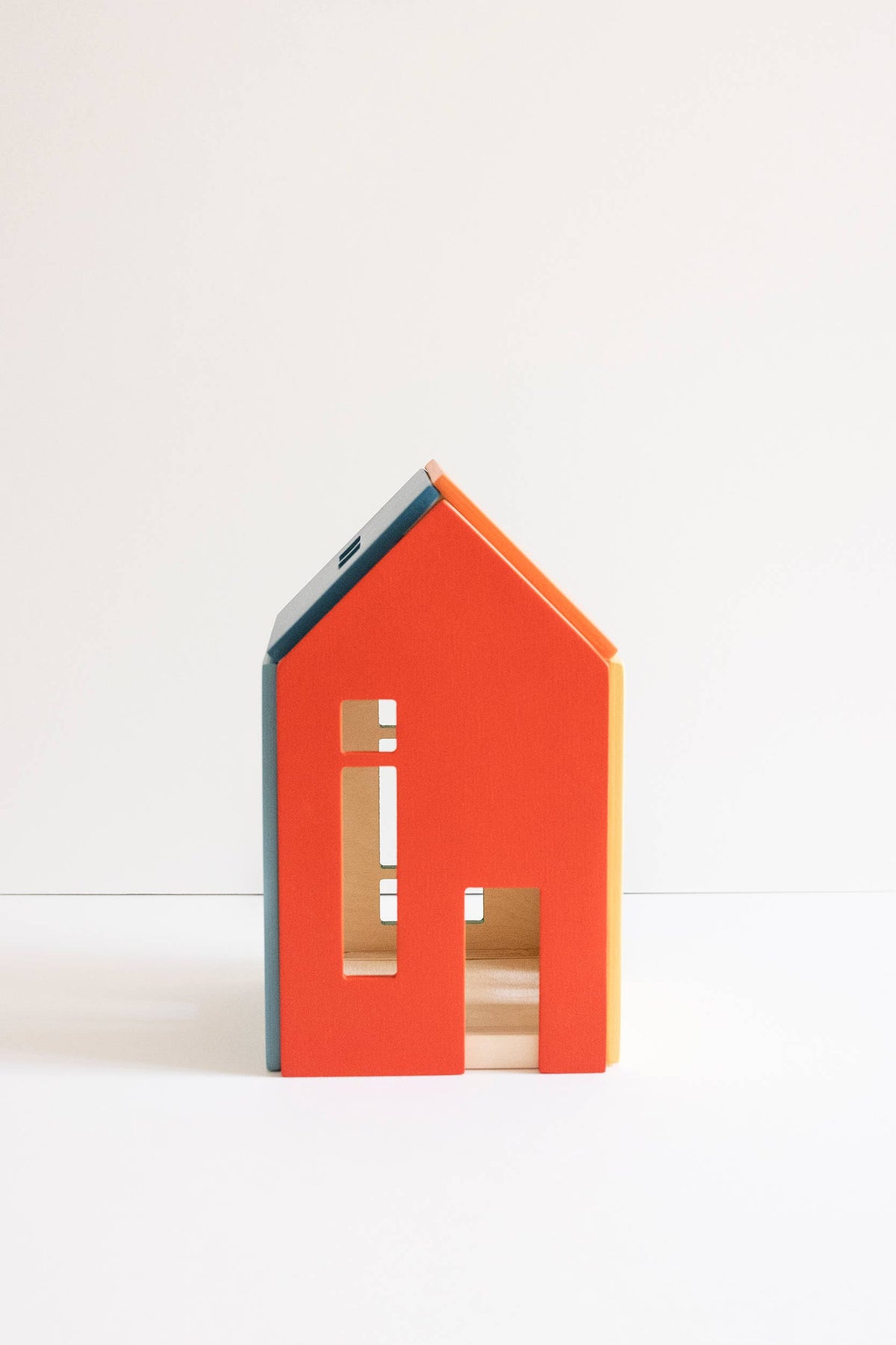 Maison de poupée magnétique en bois — Multicolore