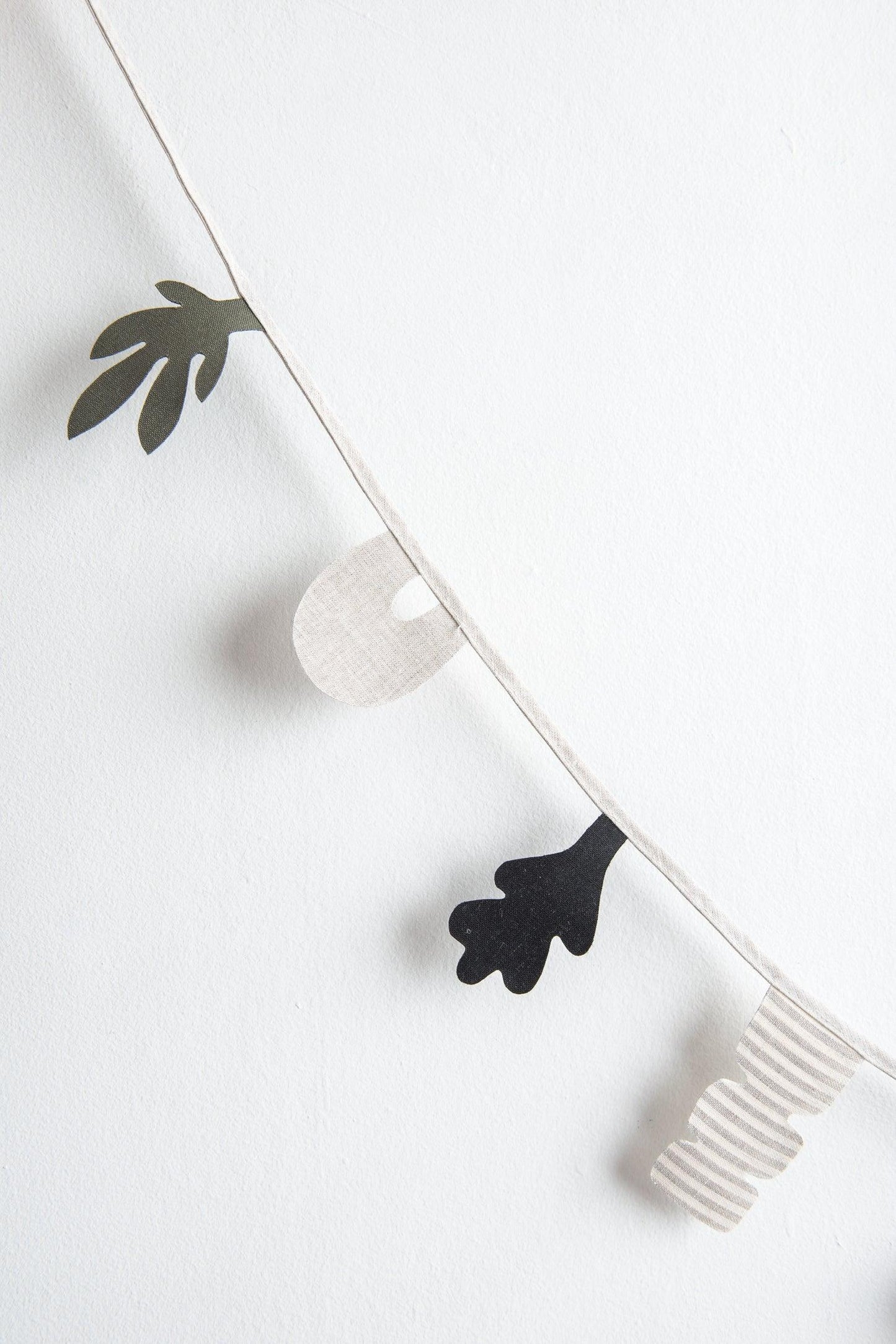 Garland - Garden - Magali Robidaire x Confetti Mill - Confetti Mill