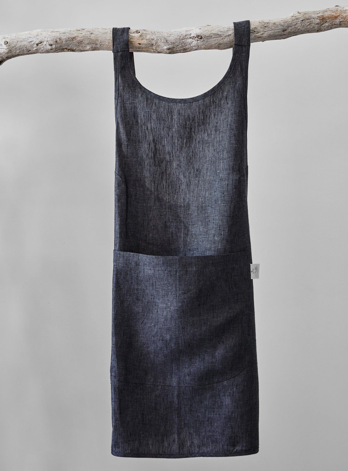 Anthracite linen apron