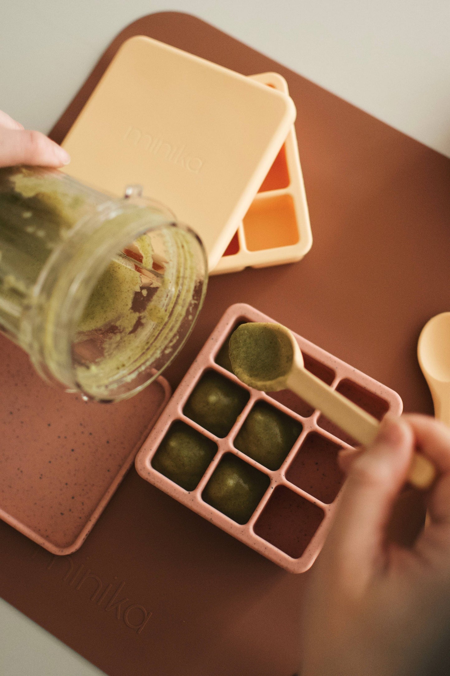 Food freezer tray