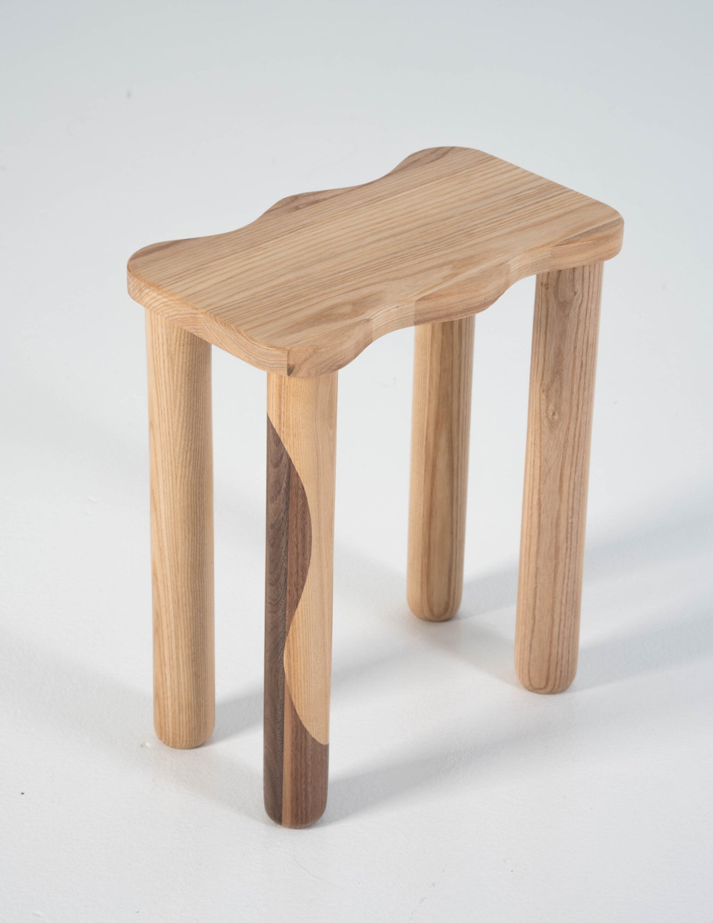 MÕA Sculptural Wood Stool - Ash wood