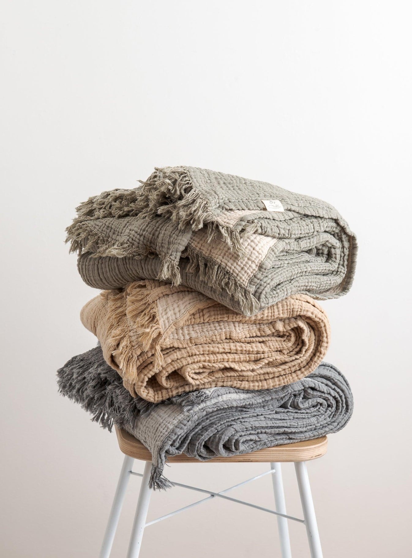 Double Blanket Charcoal & Silver Cotton Bed Covers Confetti Mill Montreal