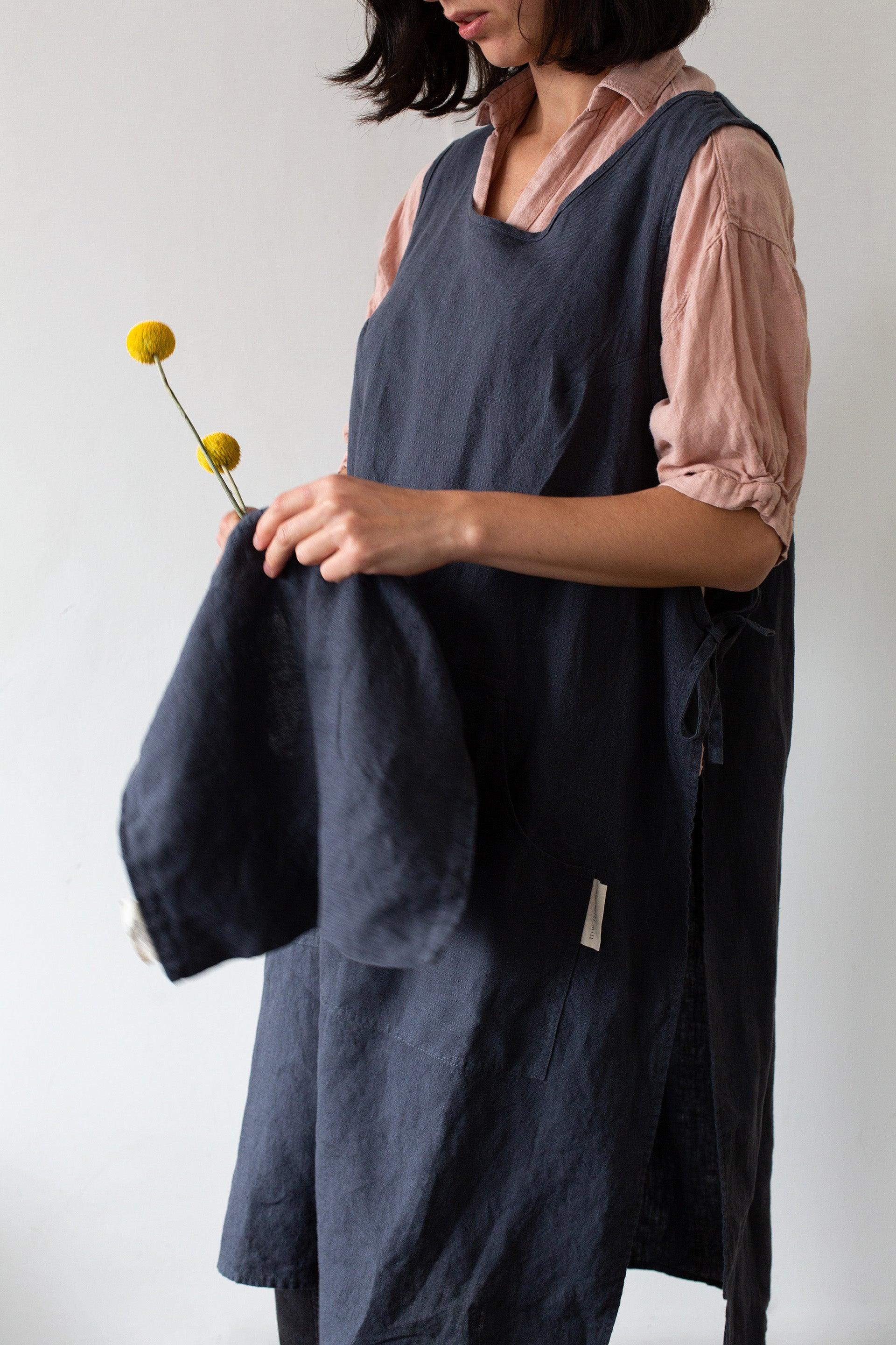 Linen Gardener Apron - Dark Grey - Confetti Mill