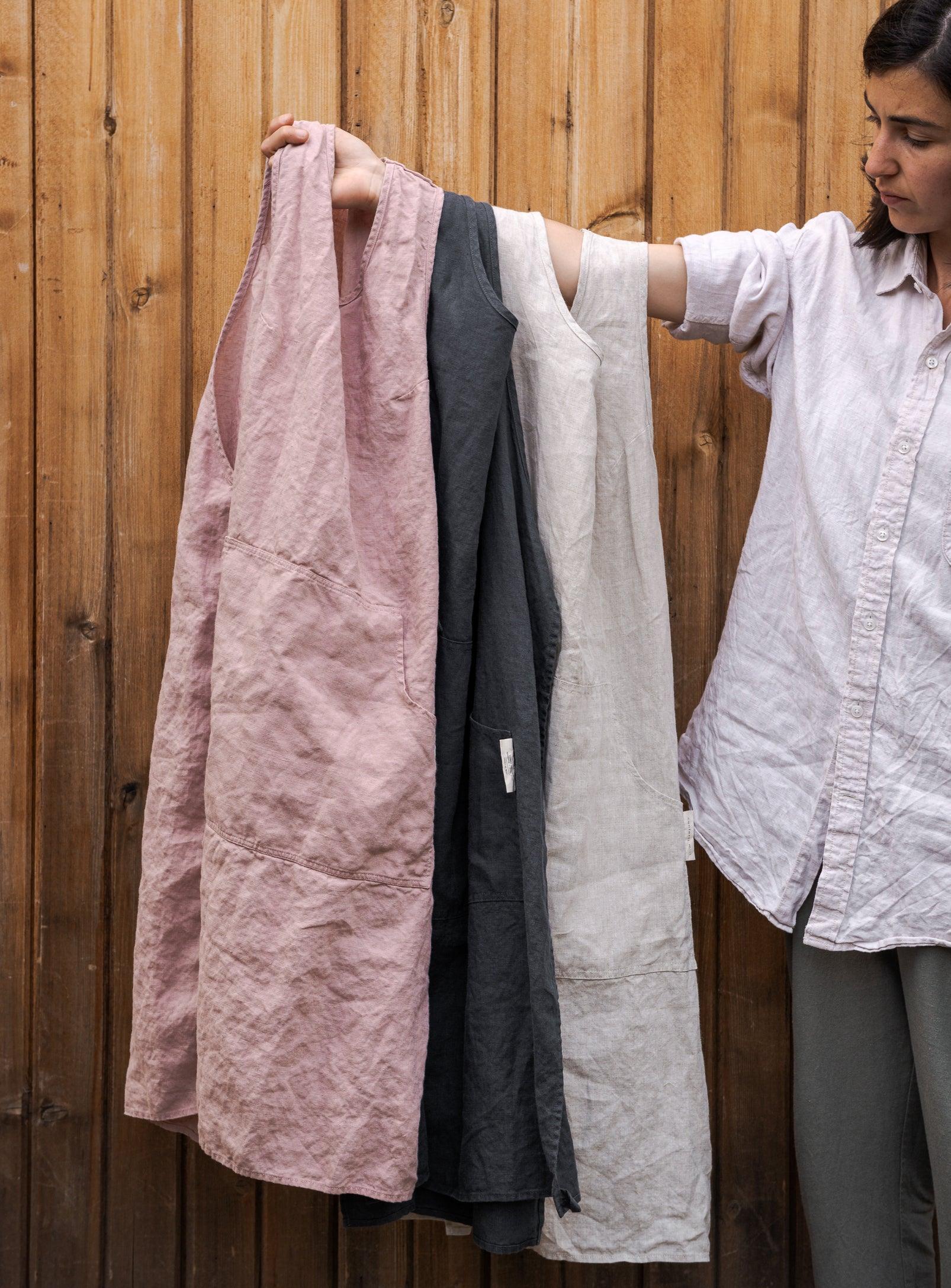 Linen Gardener Apron - Dark Grey - Confetti Mill