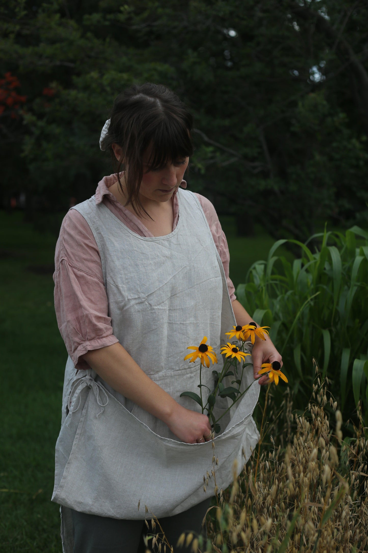 Linen Gardener Apron - Oatmeal - Confetti Mill