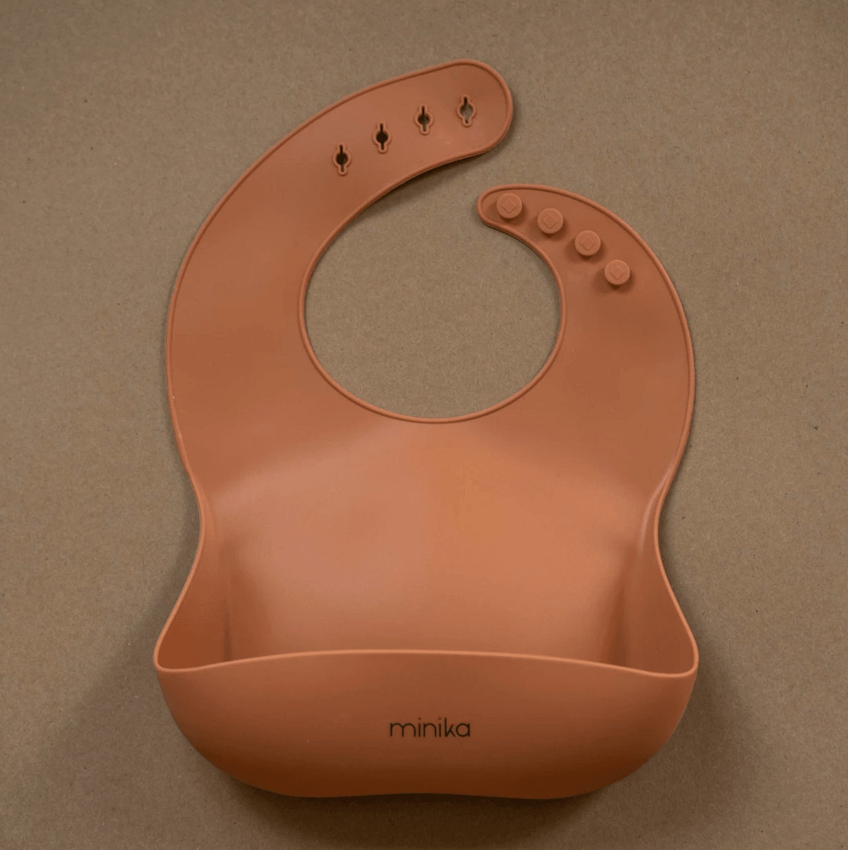 minika ginger silicone bib