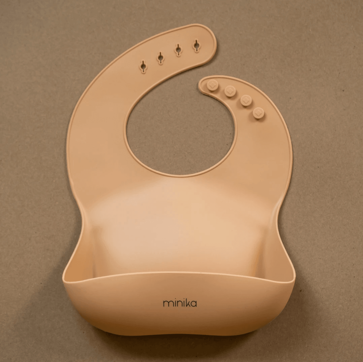 minika blush colour silicone bib