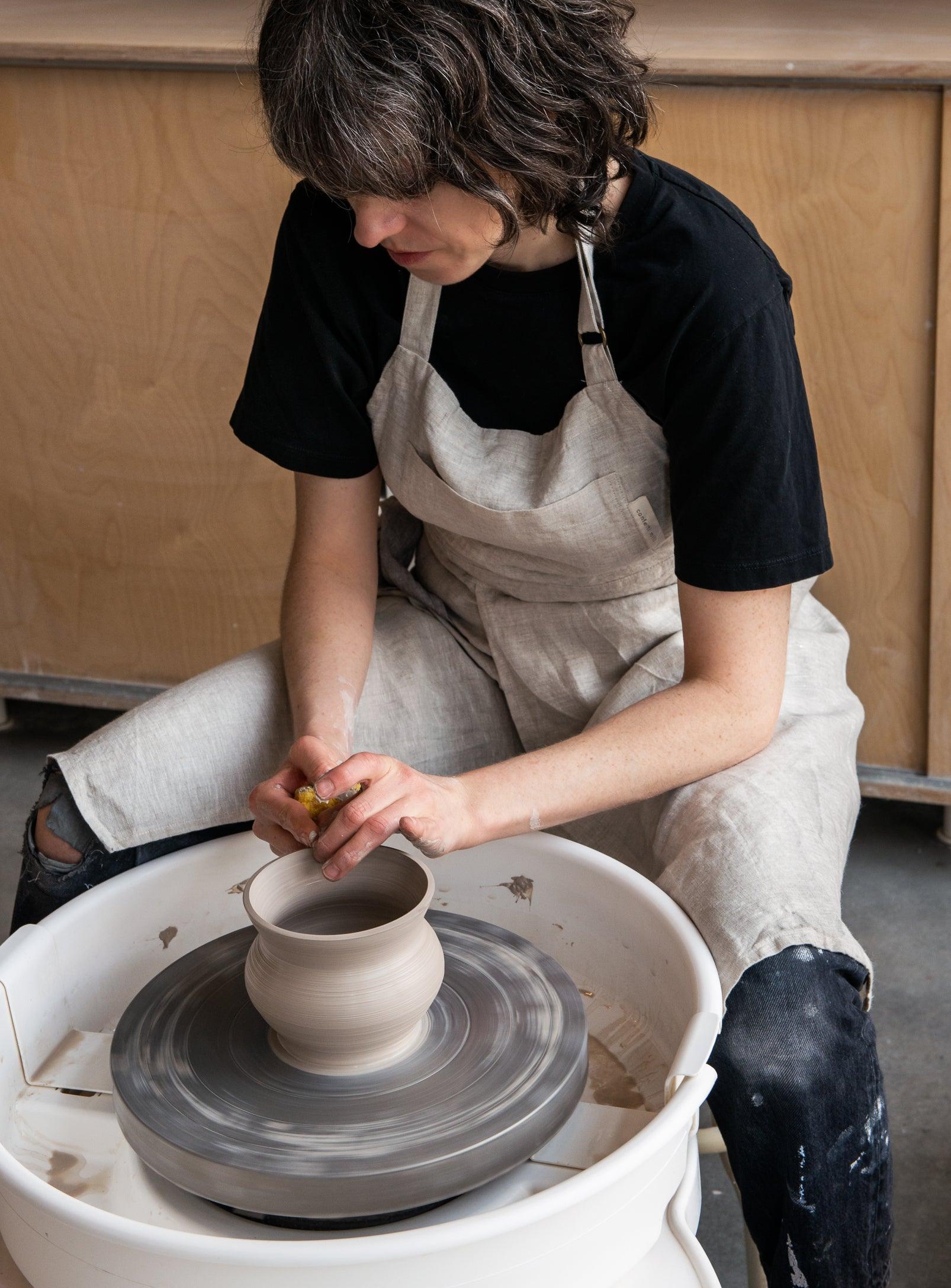 Tablier de poterie