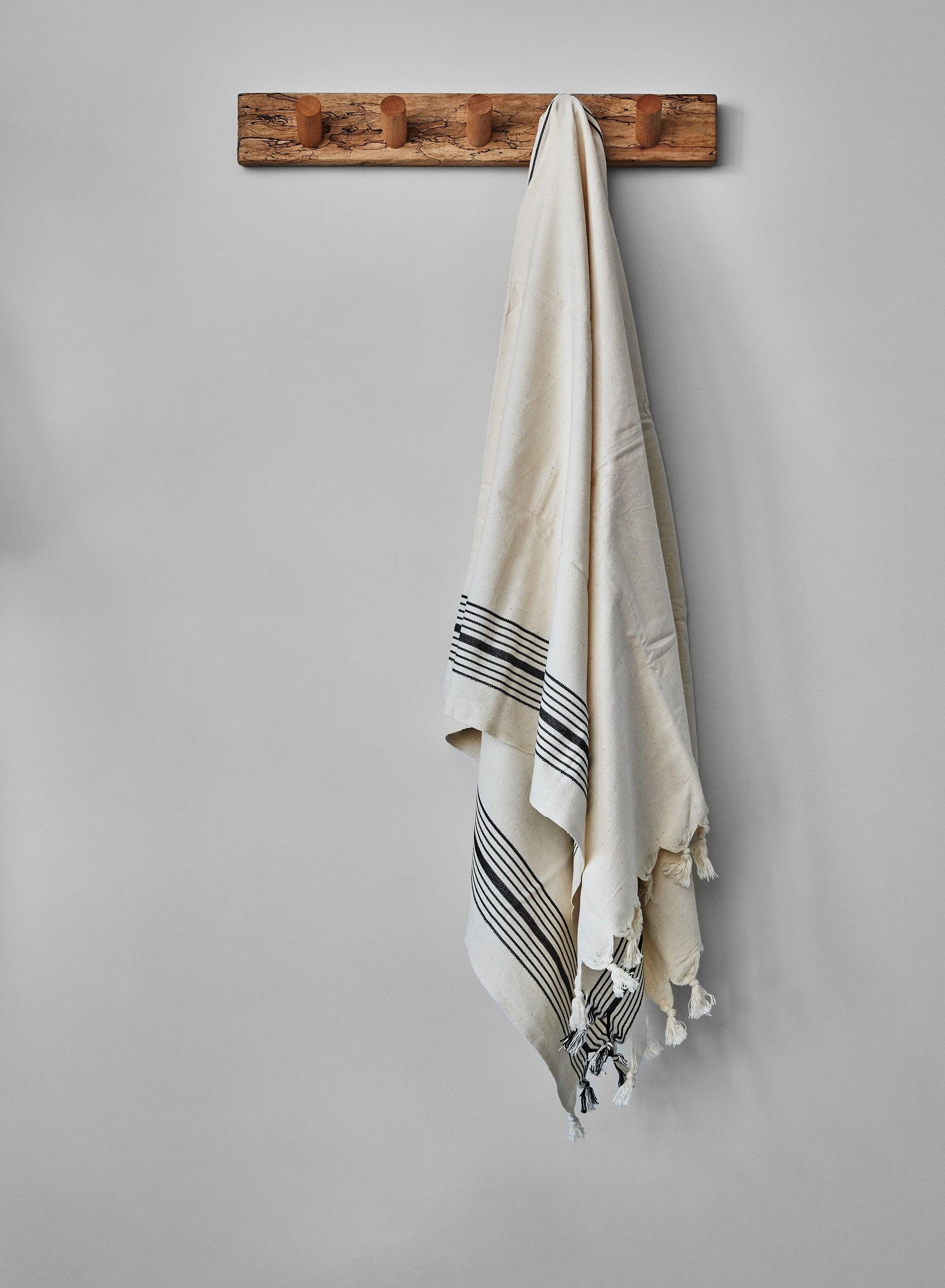 hanging kleopatra cotton towel
